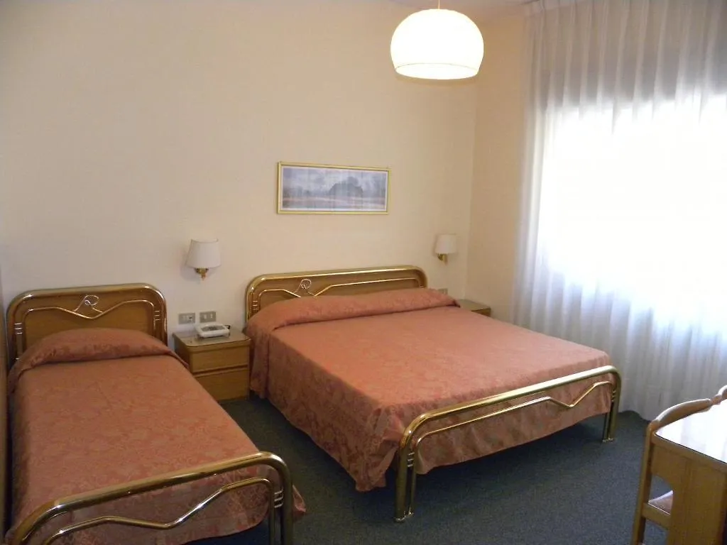 Hotel Rosengarten Pavia