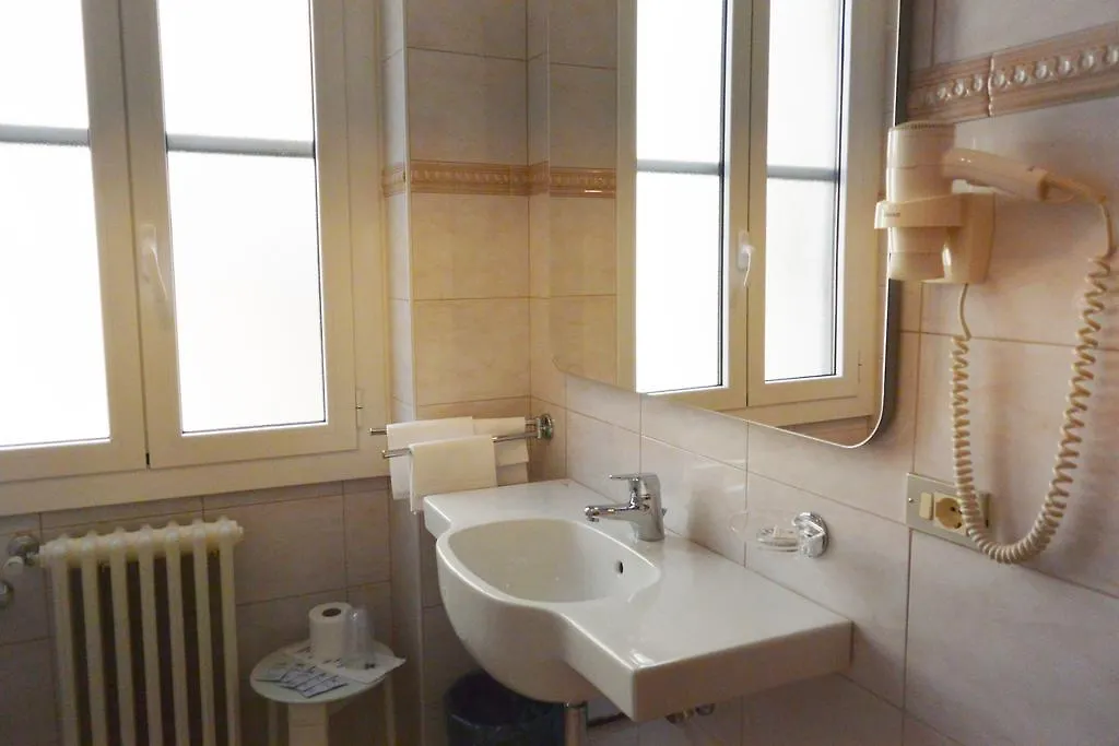 Hotel Rosengarten Pavia